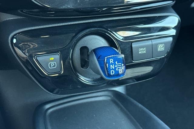 Certified Used 2021 CLASSIC SILVER MET Toyota  image 20