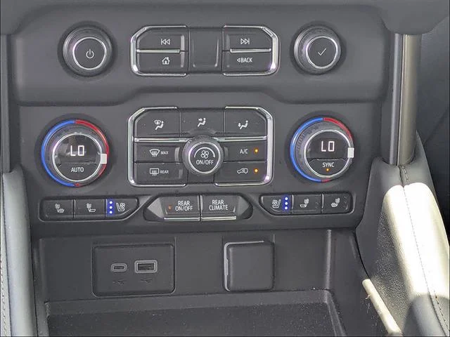 Used 2024 Black Chevrolet High Country image 28