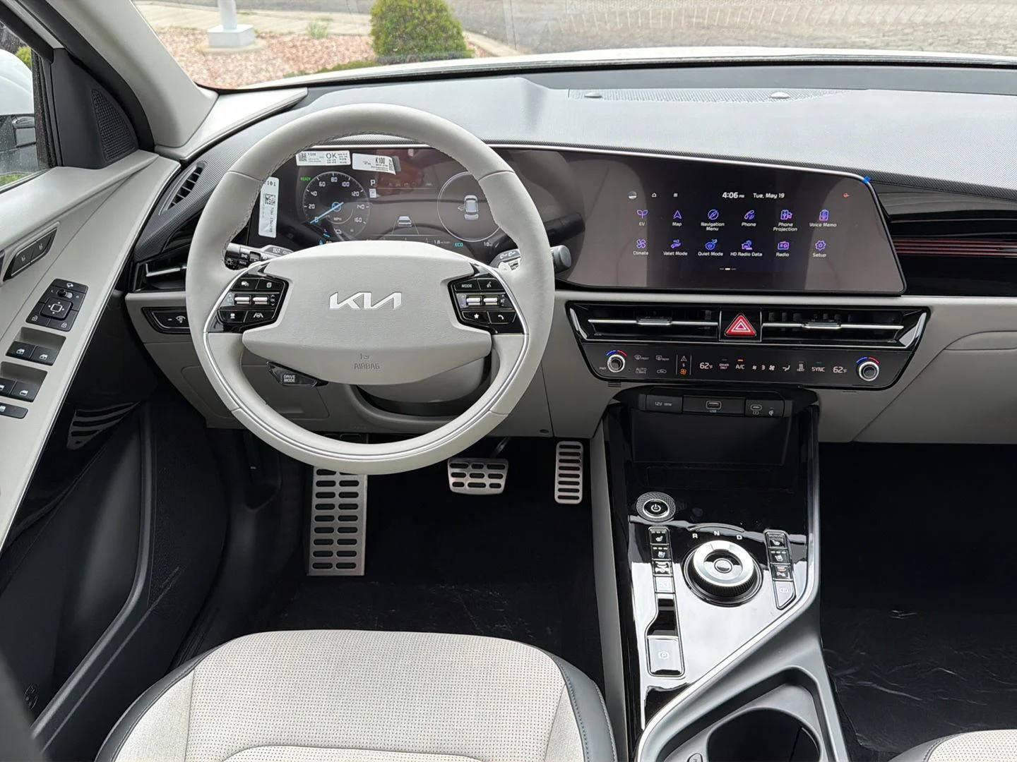 New 2026 Snow White Pearl Kia Wave image 10