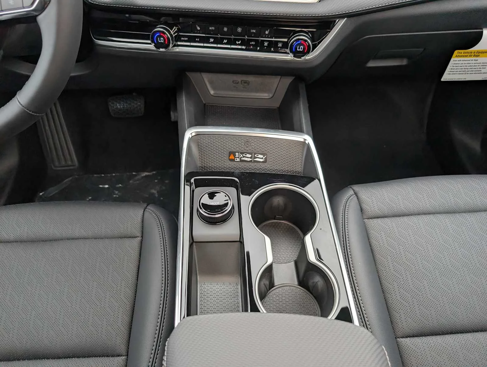 2027 Chevrolet Equinox LT - Photo 12