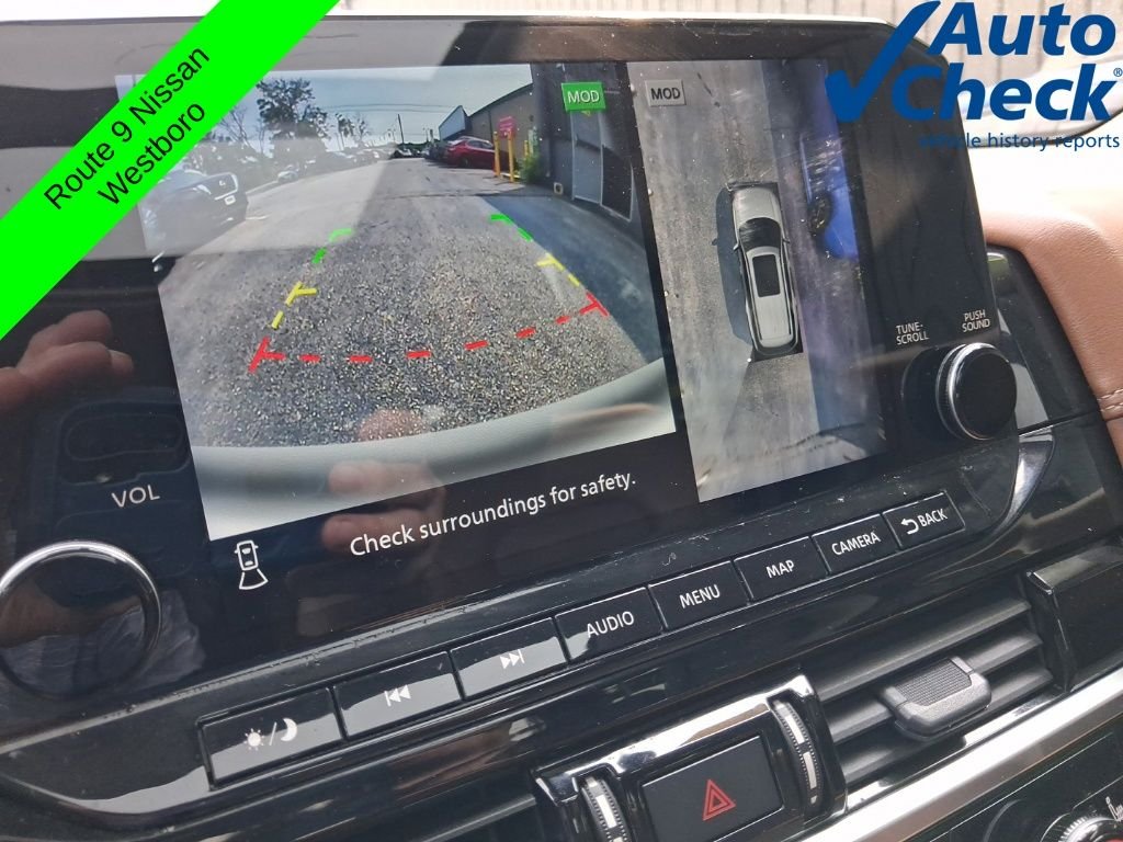 Used 2023 White Nissan Platinum image 20