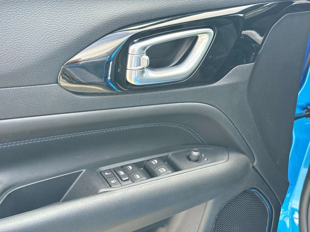 New 2026 Blue Jeep Latitude image 21
