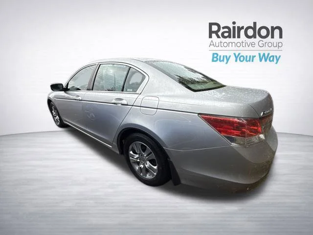 Used 2011 Alabaster Silver Metallic Honda LX-P image 7