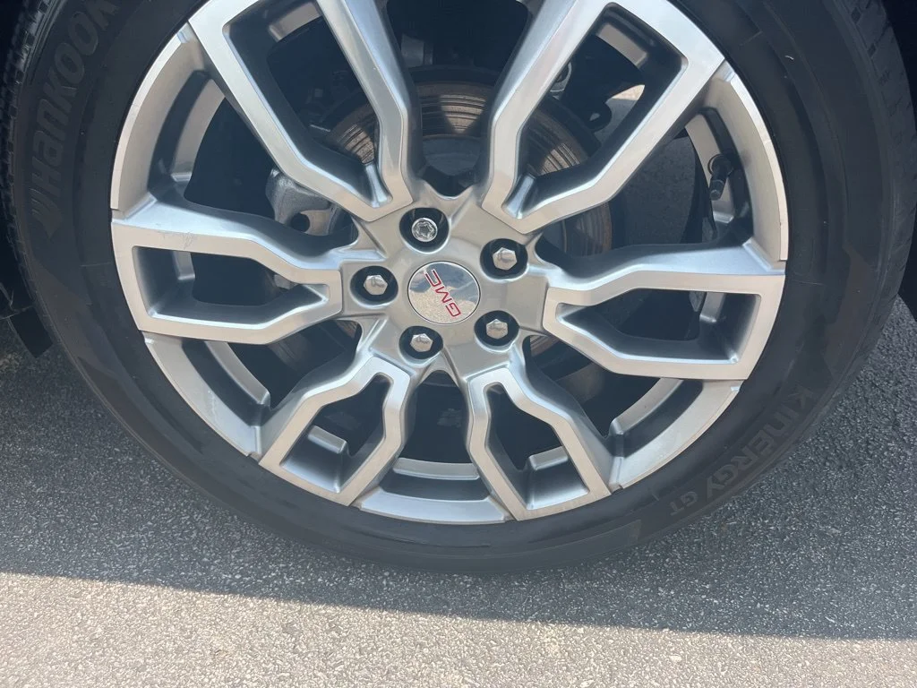 Used 2022 Marine Metallic GMC Denali image 9