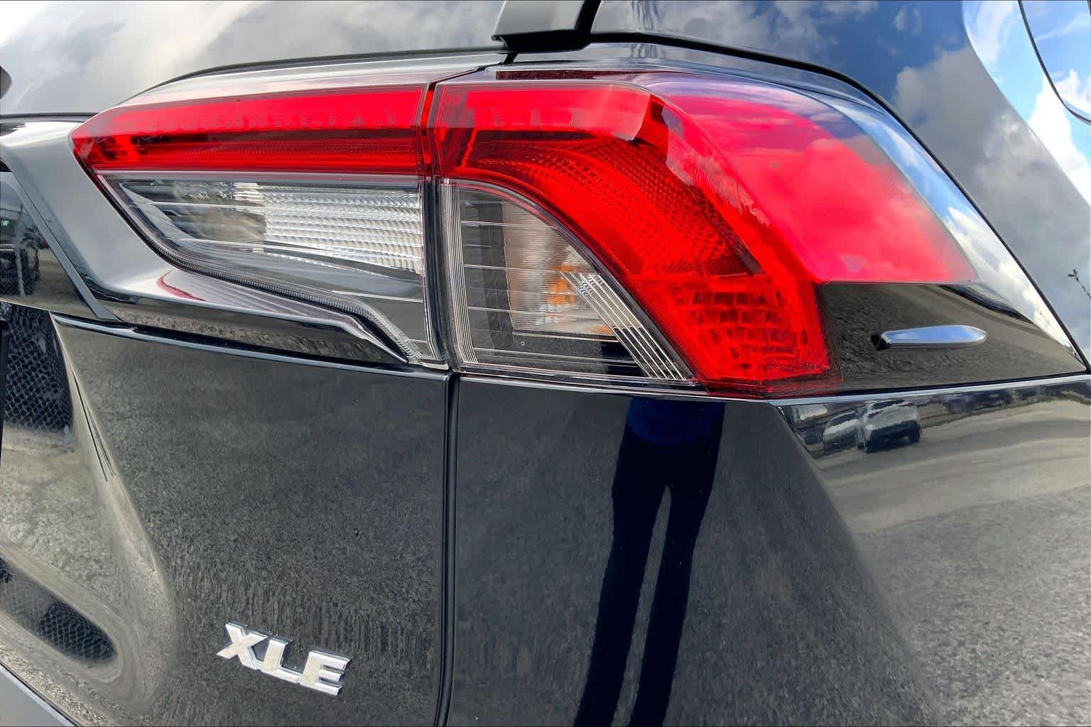 Used 2023 Midnight Black Metallic Toyota XLE Premium image 10