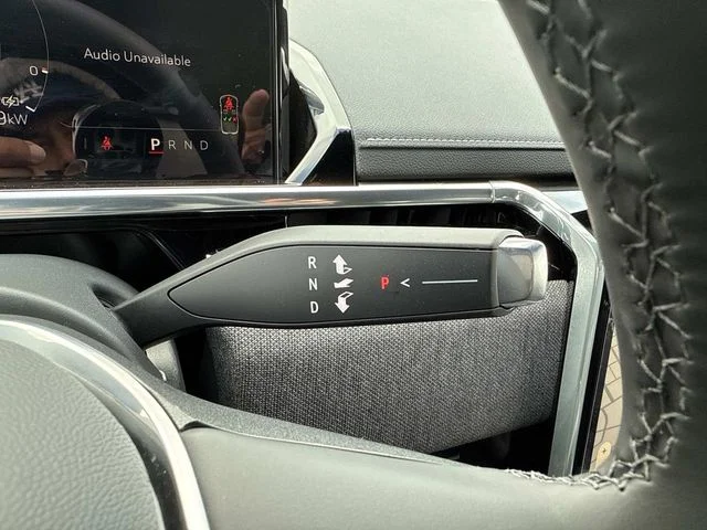 New 2026 White GMC Elevation image 25