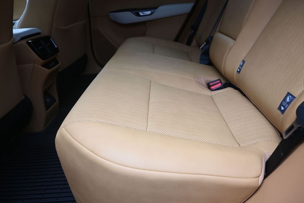 New 2026 Oxygen White Lexus  350e PREMIUM image 16