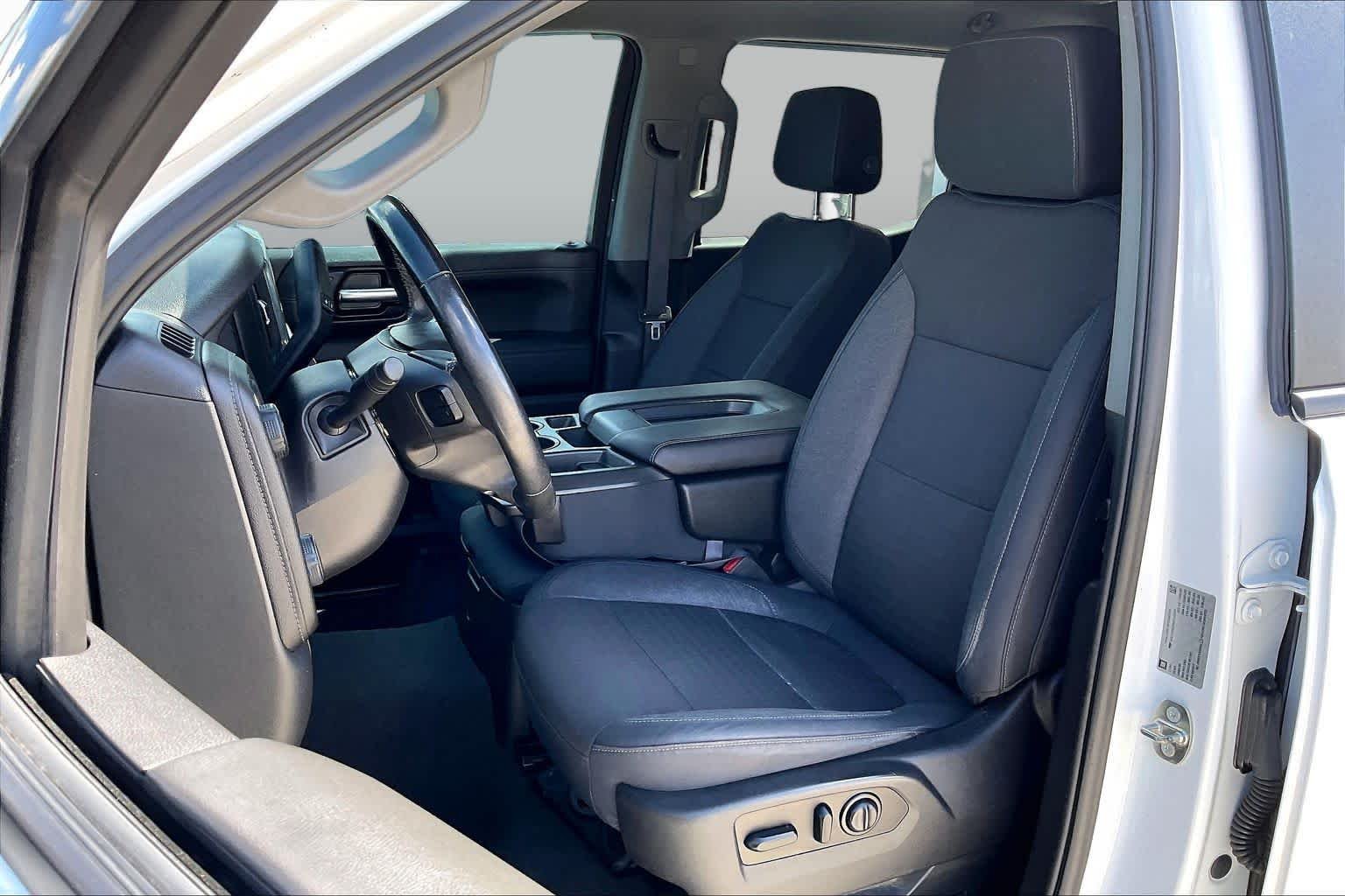 Used 2019 Summit White Chevrolet LT image 8