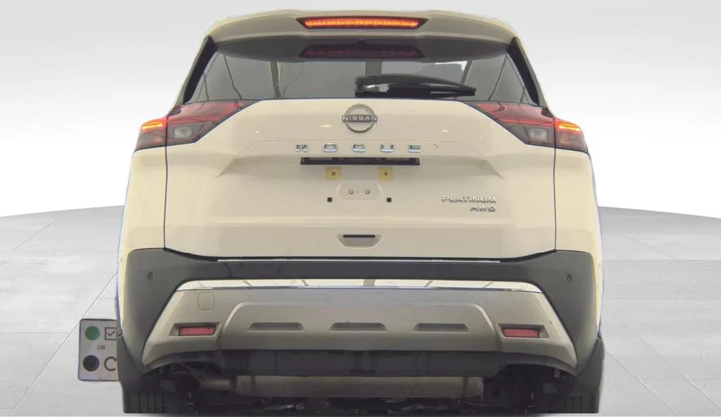 Used 2023 White Nissan Platinum image 7