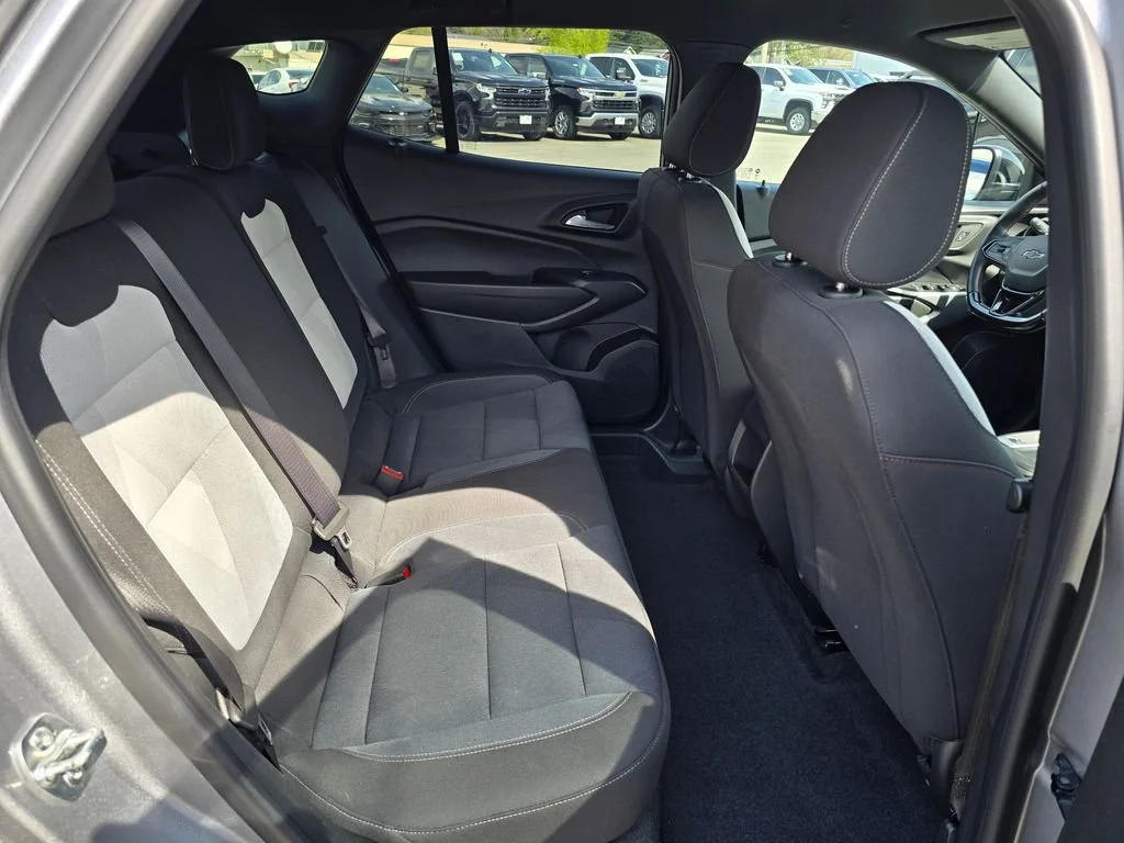 2025 Chevrolet Trax RS - Photo 12