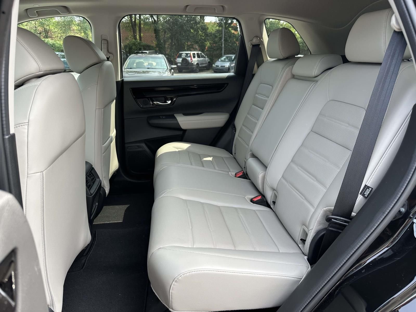 Used 2024  Honda EX-L image 7