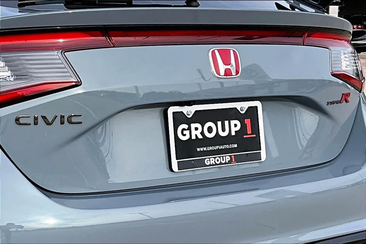 Certified Used 2025 Sonic Gray Pearl Honda Civic Type R image 29
