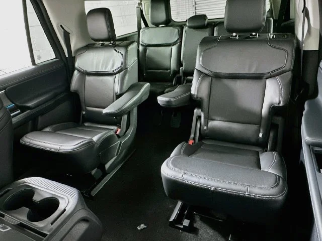 New 2027 Gray Ford Platinum image 11