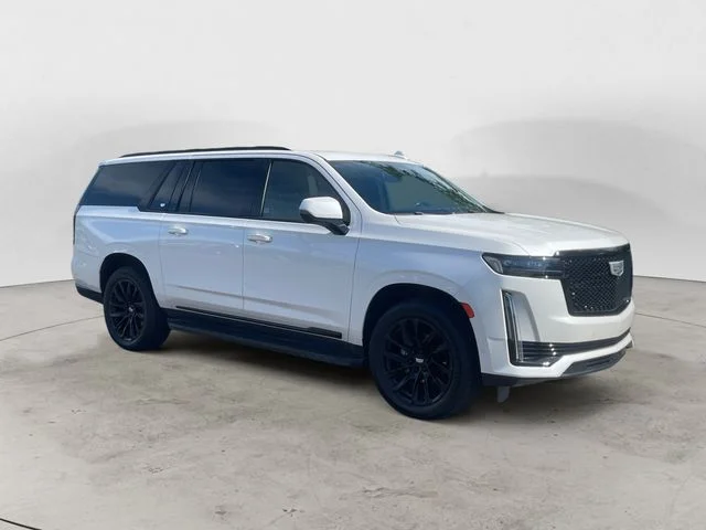 Used 2021 Crystal White Cadillac Sport image 7