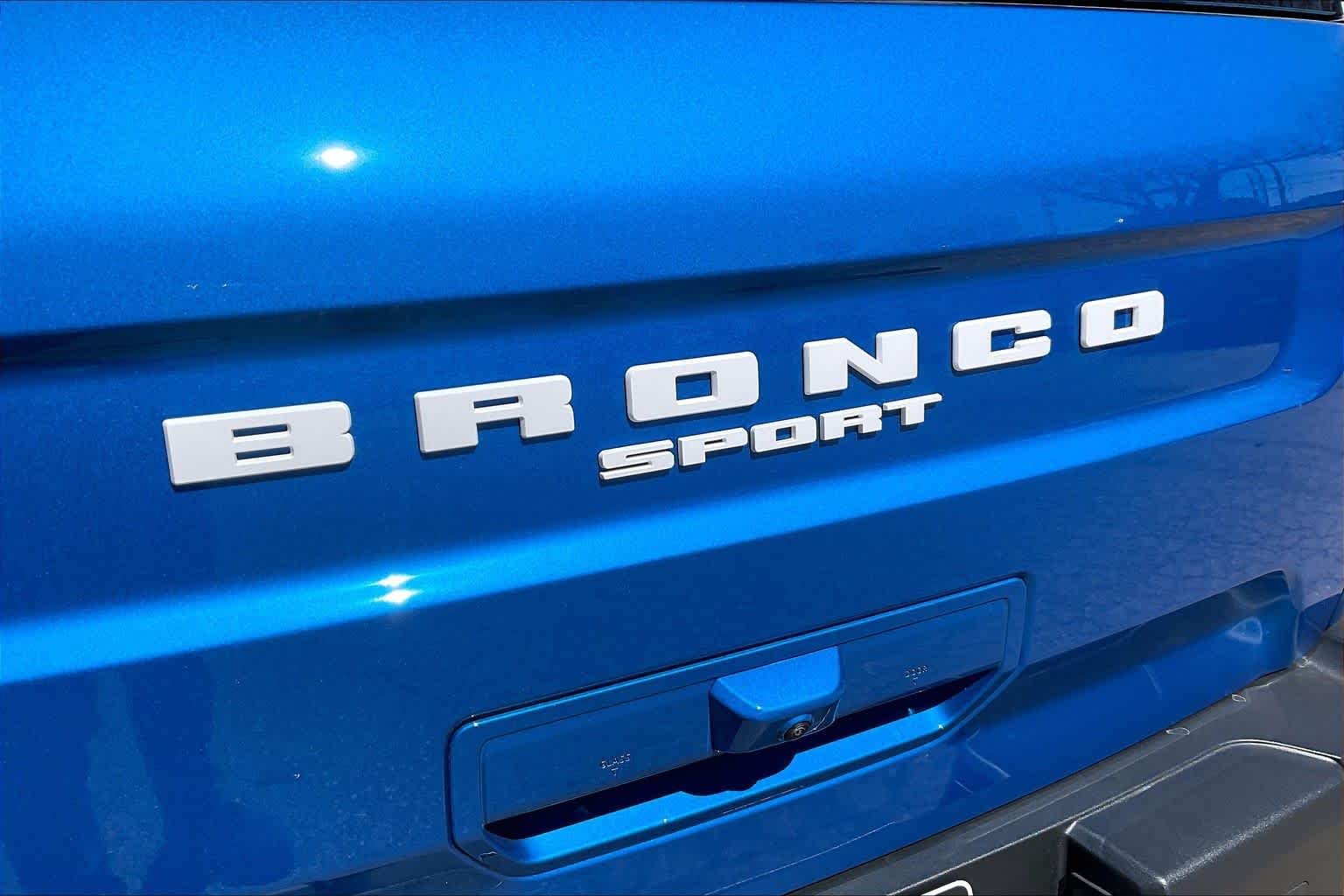New 2026 Velocity Blue Metallic Ford Outer Banks® image 15