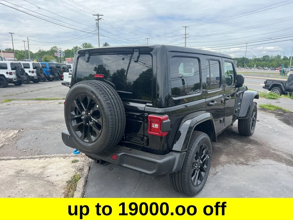 New 2024 Black Clear-Coat Exterior Paint Jeep Sahara 4xe image 3