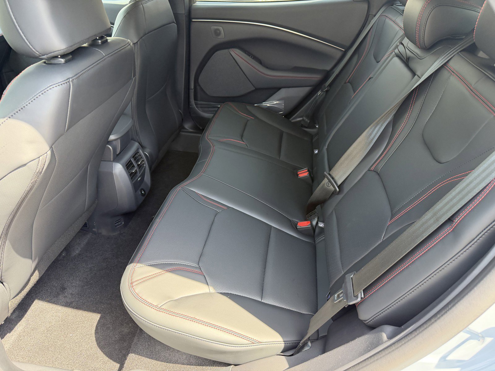 New 2026 Glacier Gray Metallic Tri-coat Ford Premium image 18