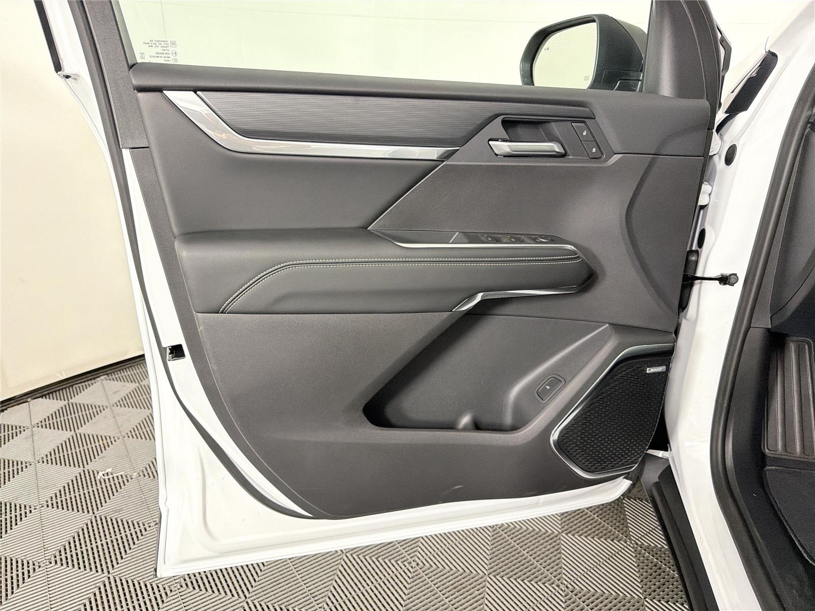 2026 GMC Acadia Elevation - Photo 11