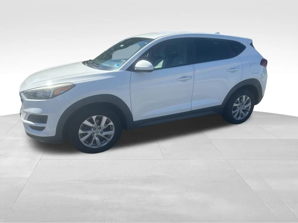 Used 2019 White Hyundai SE image 10
