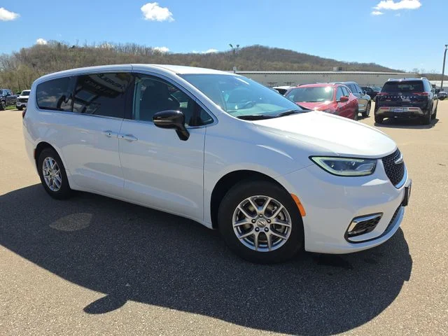 Used 2024 Bright White Clearcoat Chrysler Touring L image 10