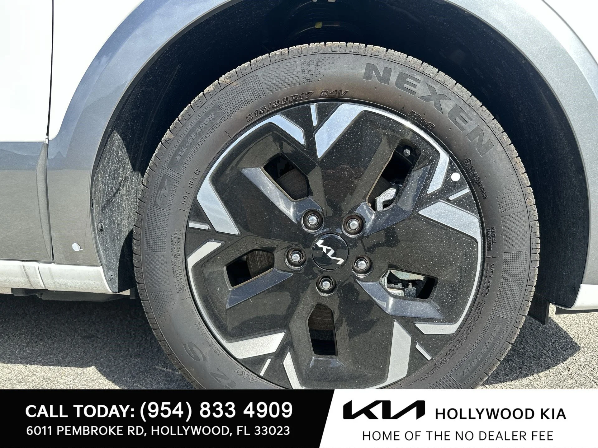 New 2025 Snow White Pearl Kia Wave image 11