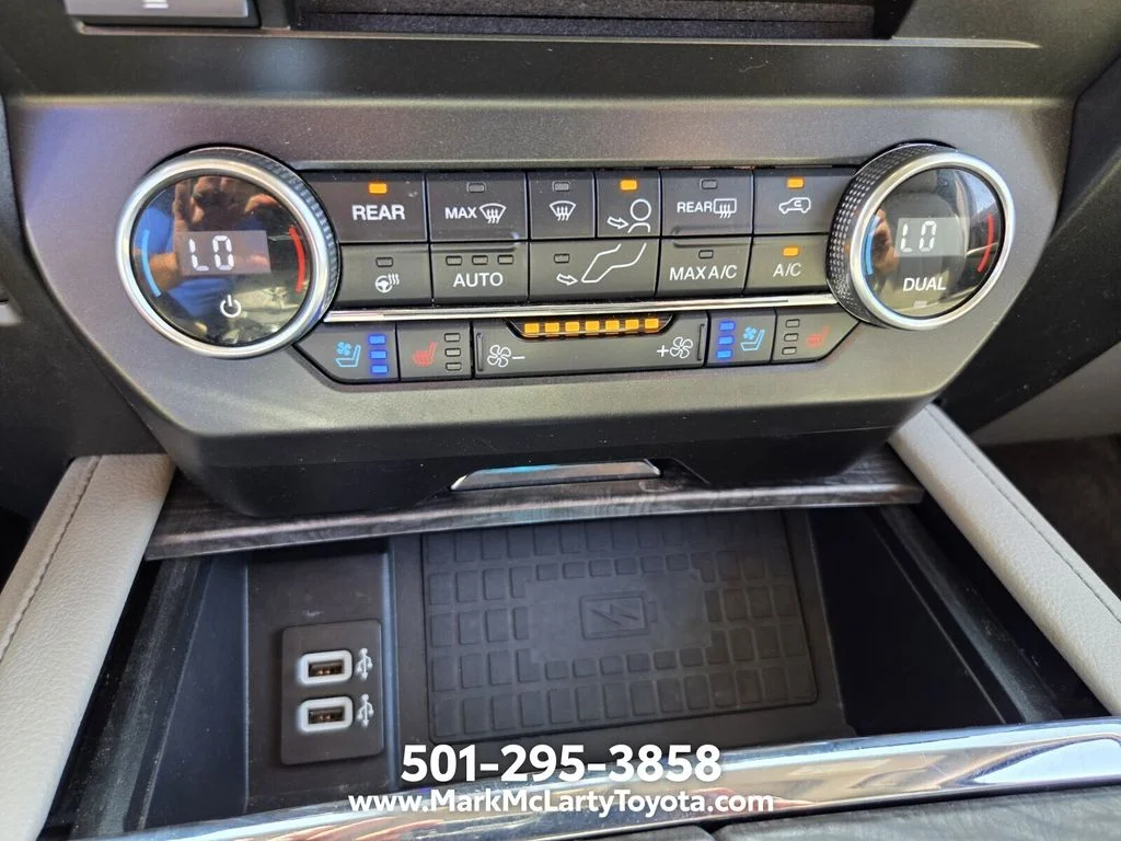 Used 2018 White Ford Limited image 30