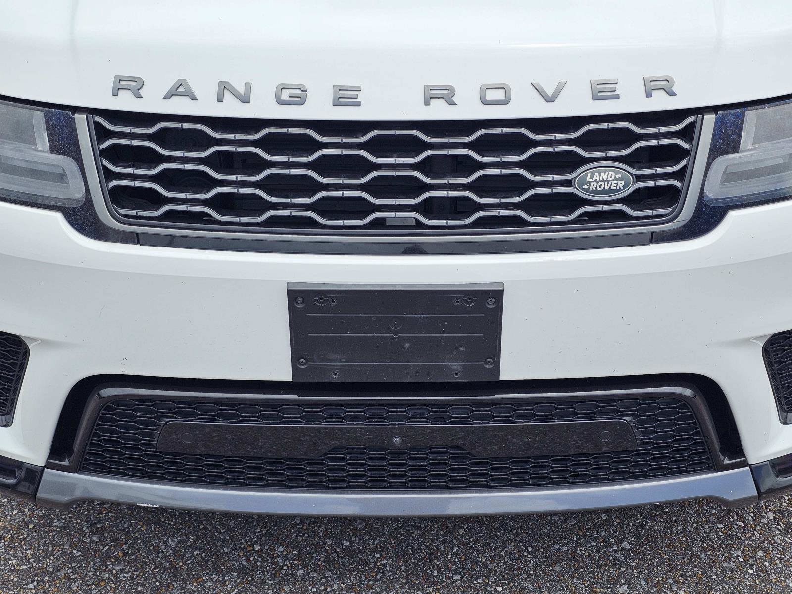 Used 2021 White Land Rover HSE Silver Edition image 3