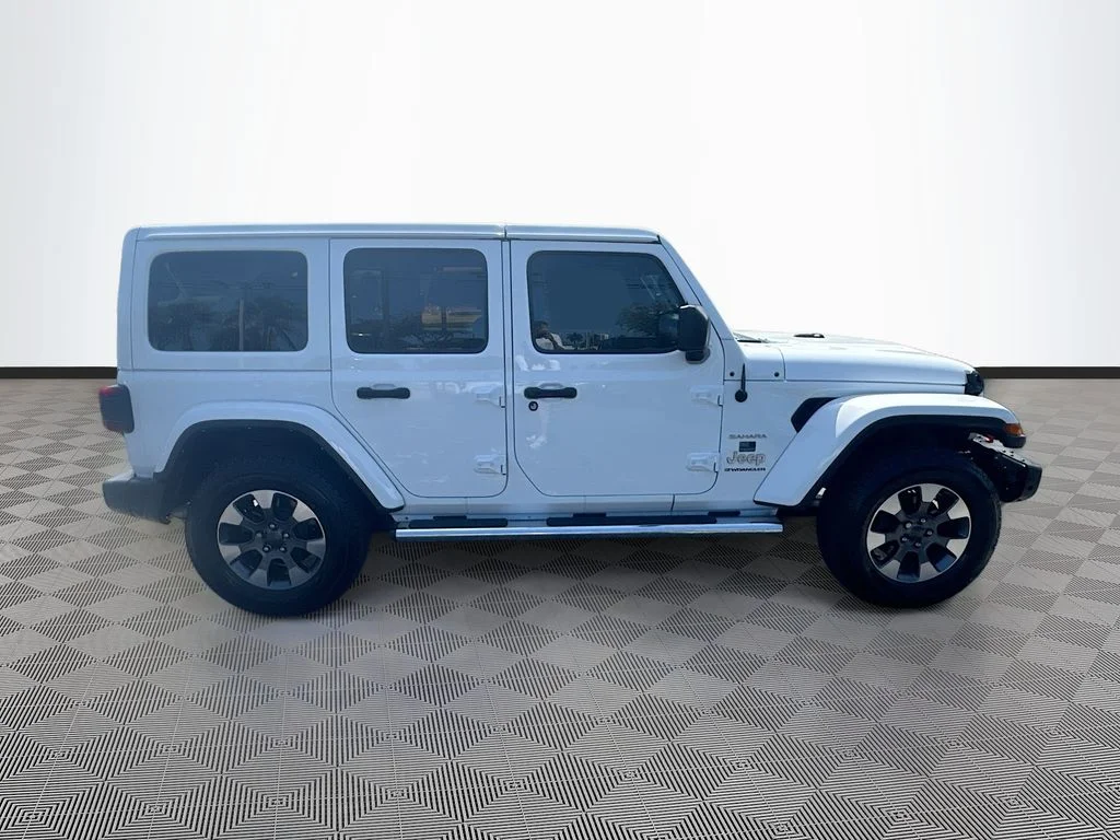 Used 2023 White Jeep Sahara image 5