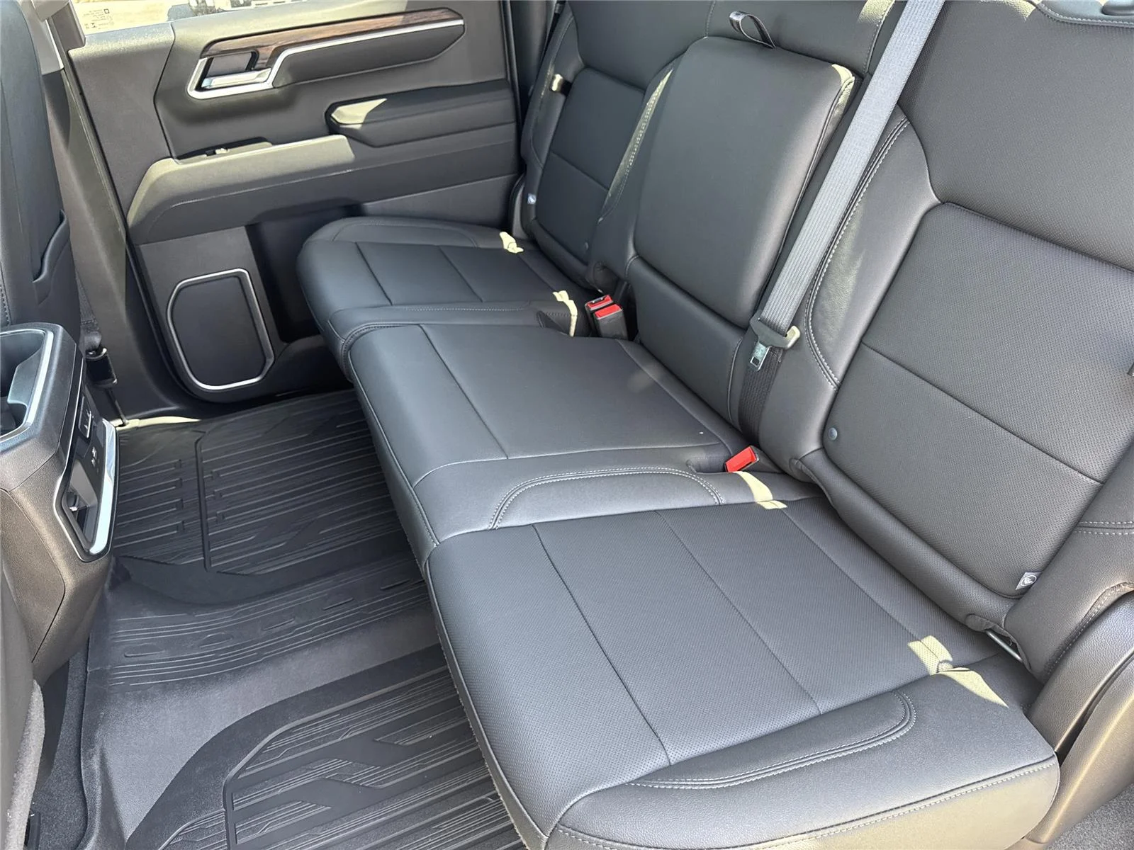 New 2026 Sterling Metallic GMC SLT image 19
