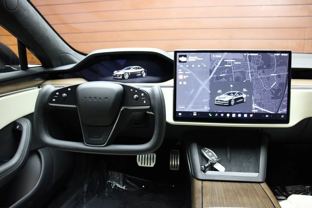 Used 2022 Solid Black Tesla Base image 31
