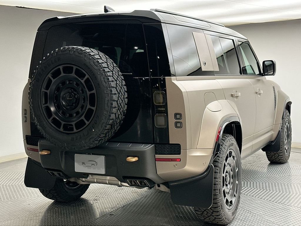 New 2026 Petra Copper Land Rover OCTA image 13