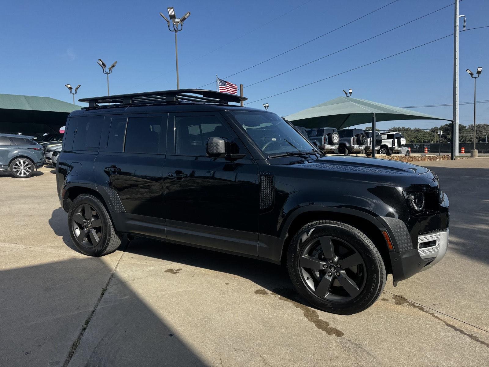 Used 2025 Santorini Black Metallic Land Rover S image 11