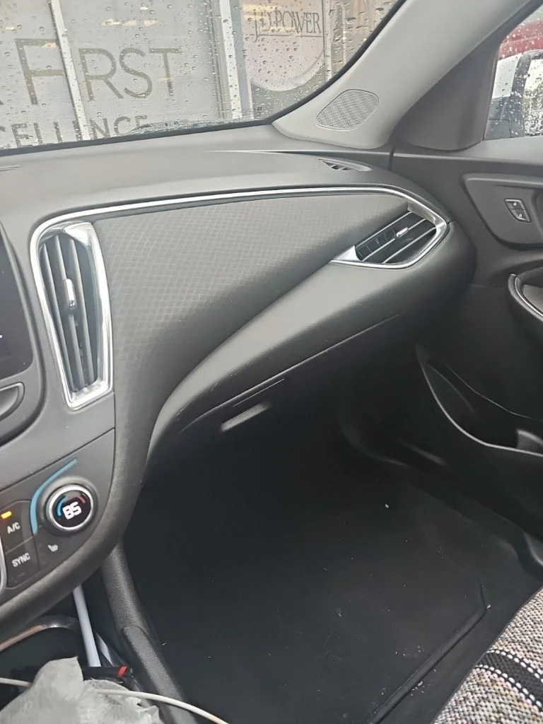 Used 2020 White Chevrolet LT image 12