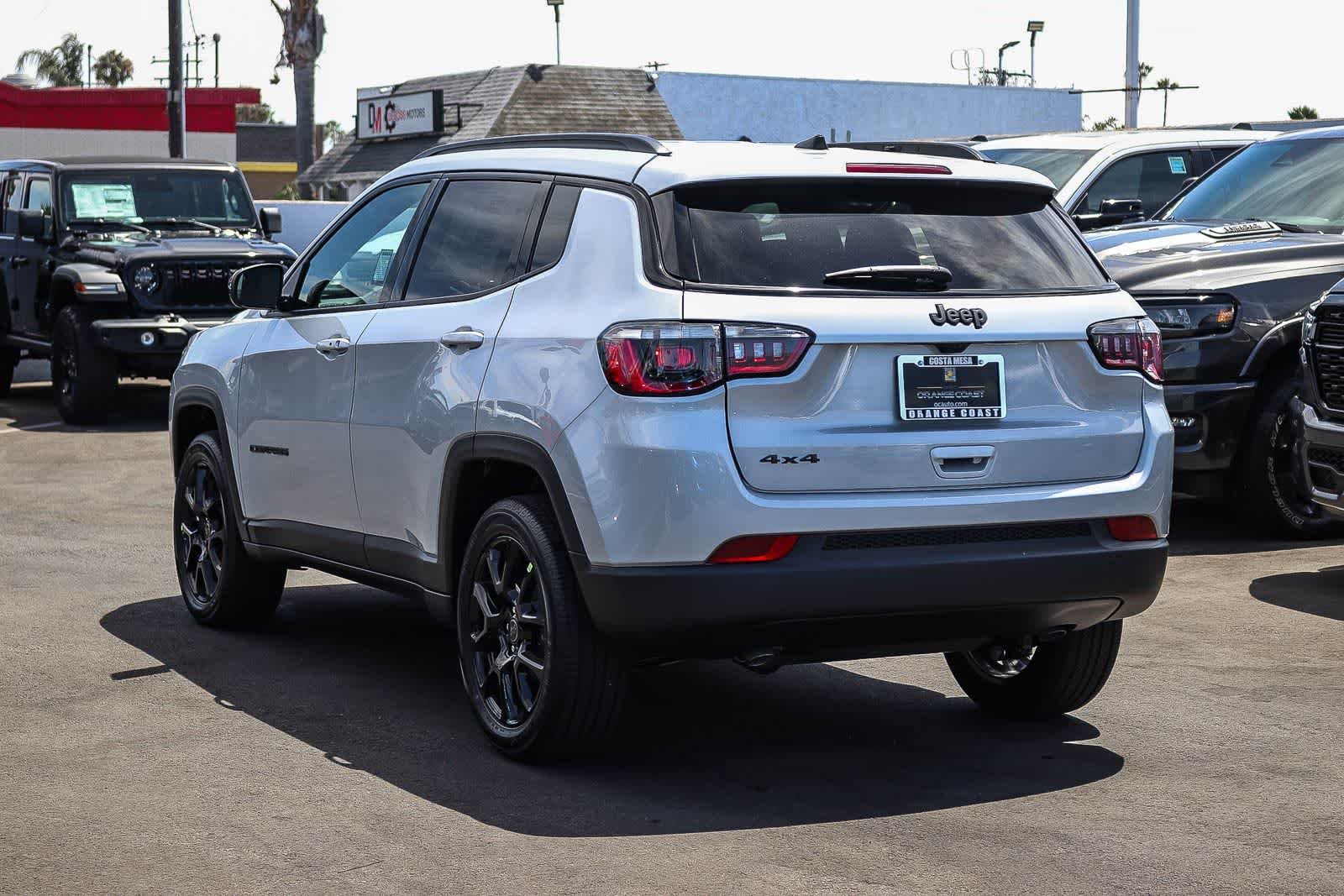 New 2026 Silver Zynith Metallic Clear-Coat Exterior Paint Jeep Latitude Altitude image 6