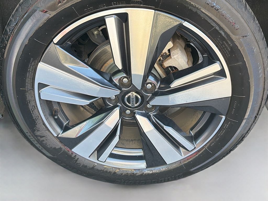 Used 2021 Boulder Gray Pearl Nissan SL image 6