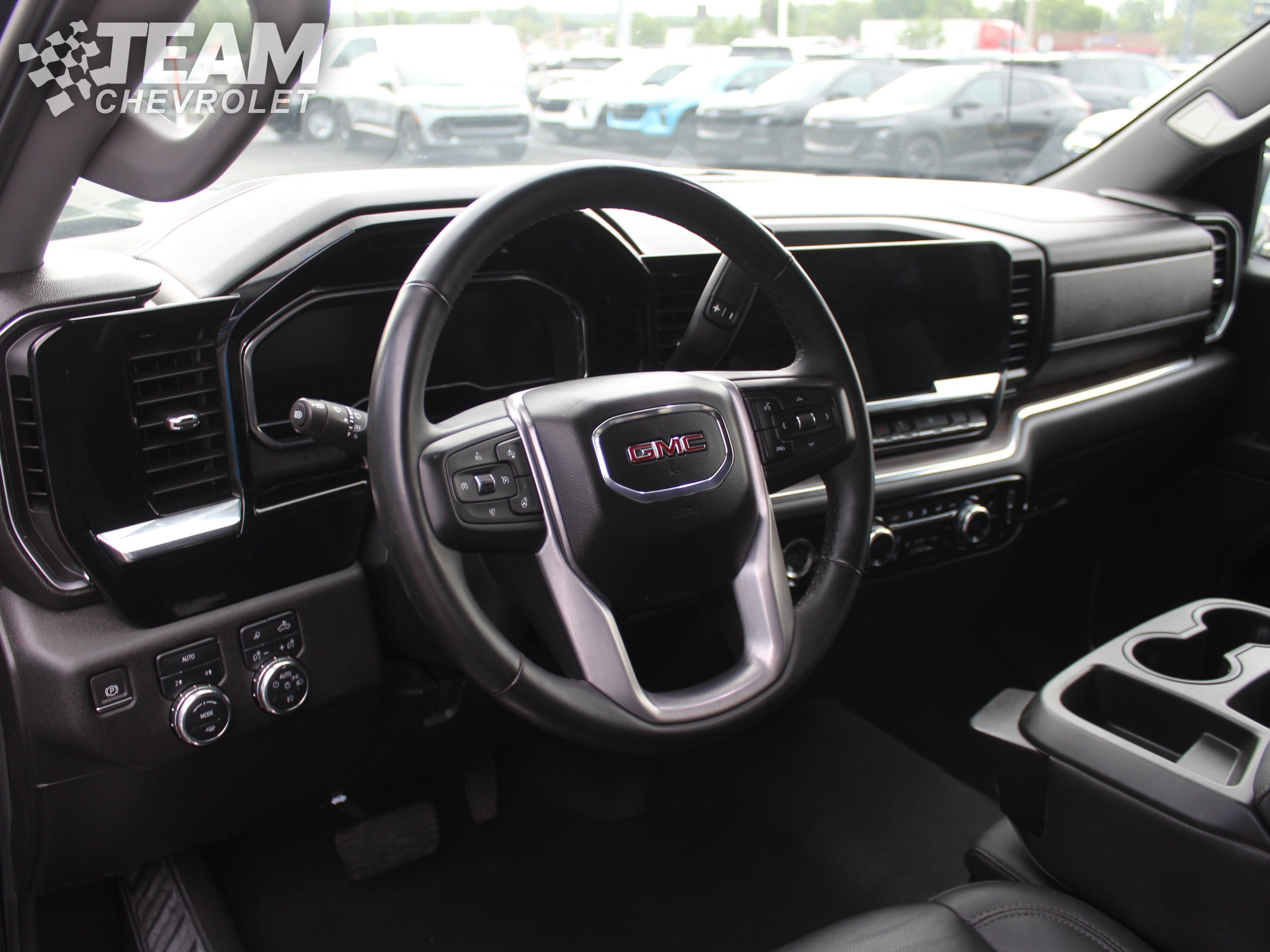 2023 GMC Sierra 1500 SLT - Photo 13