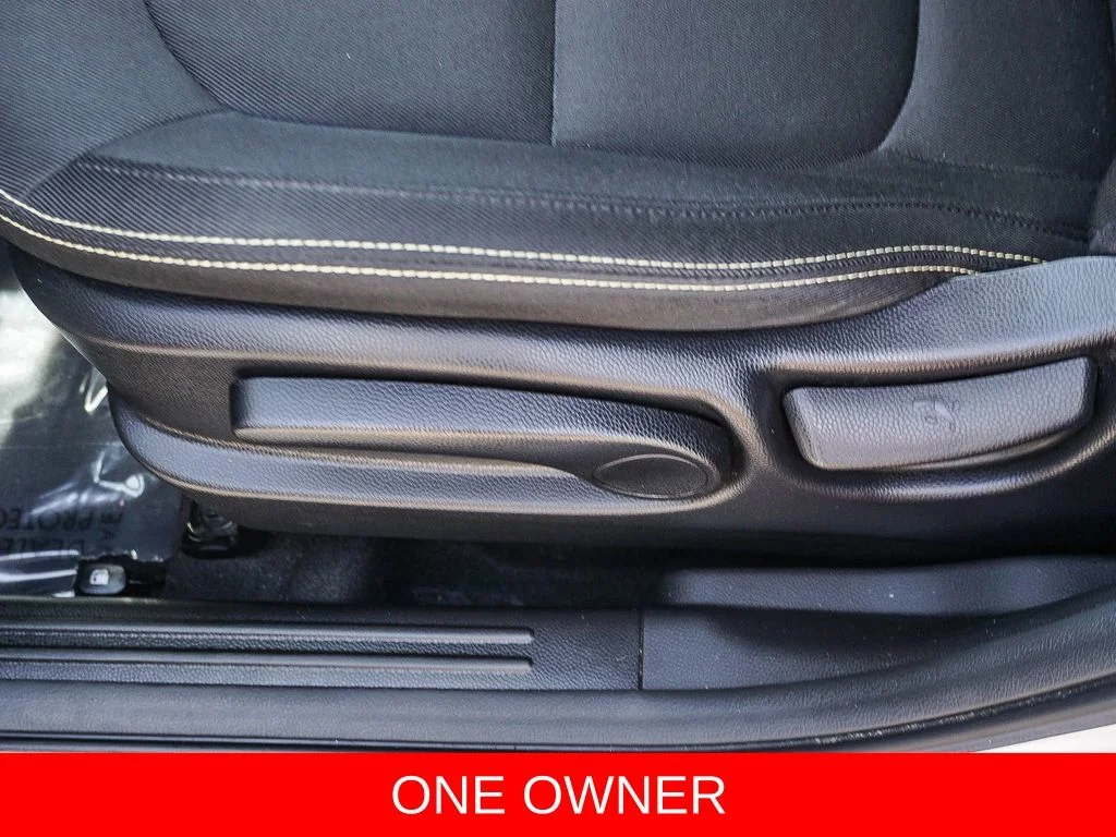 Used 2016 White Kia Plus image 19