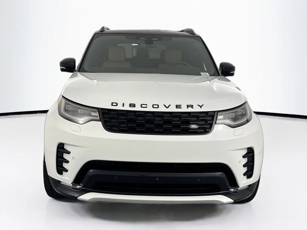 New 2026 White Land Rover Dynamic SE image 2