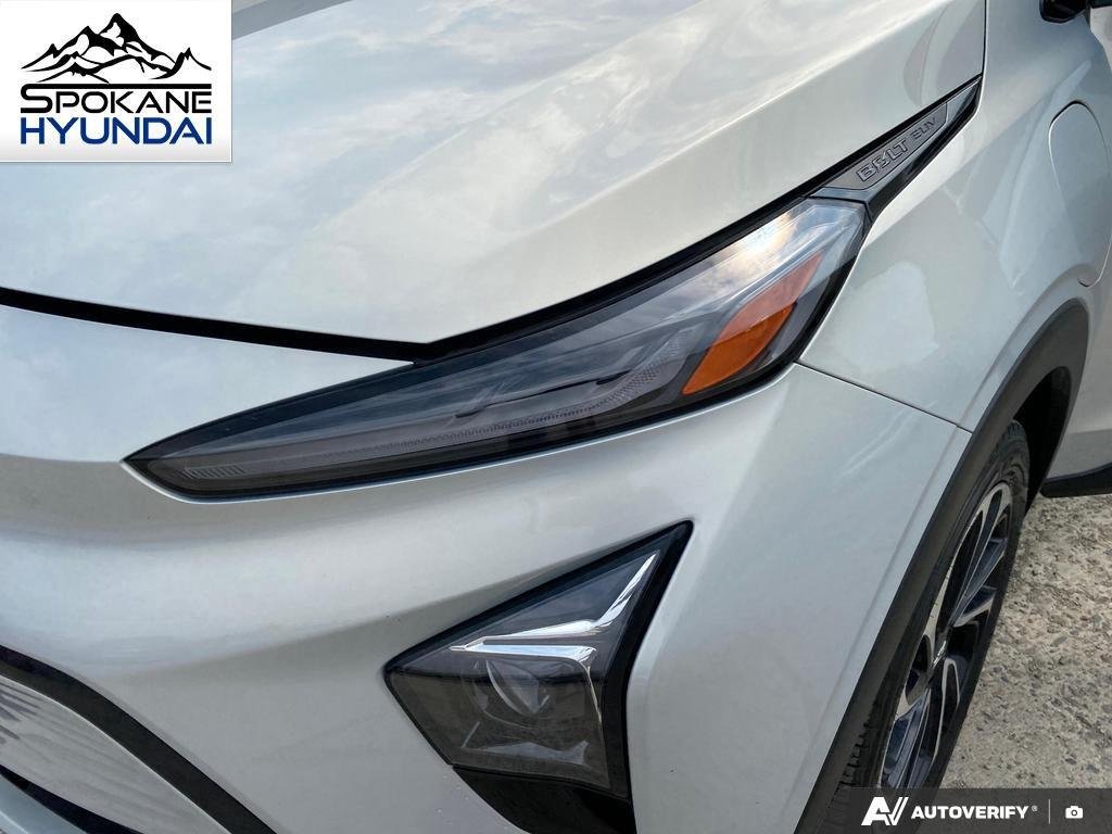 Used 2022 Silver Flare Metallic Chevrolet Premier image 11