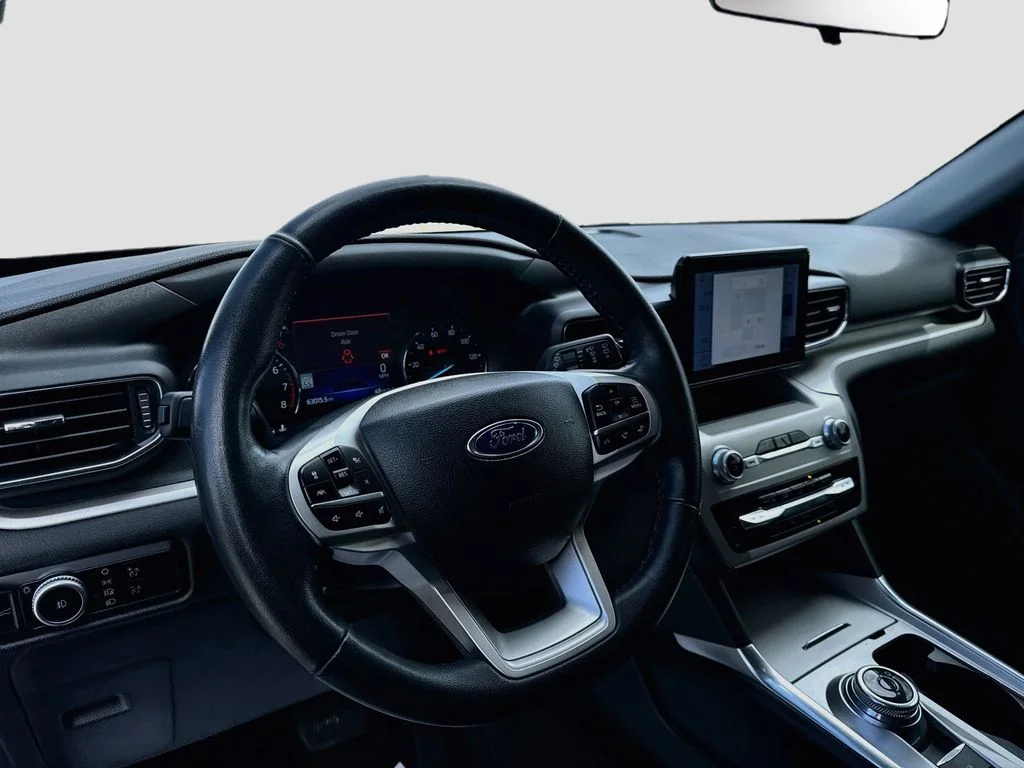 Used 2022 White Ford XLT image 9
