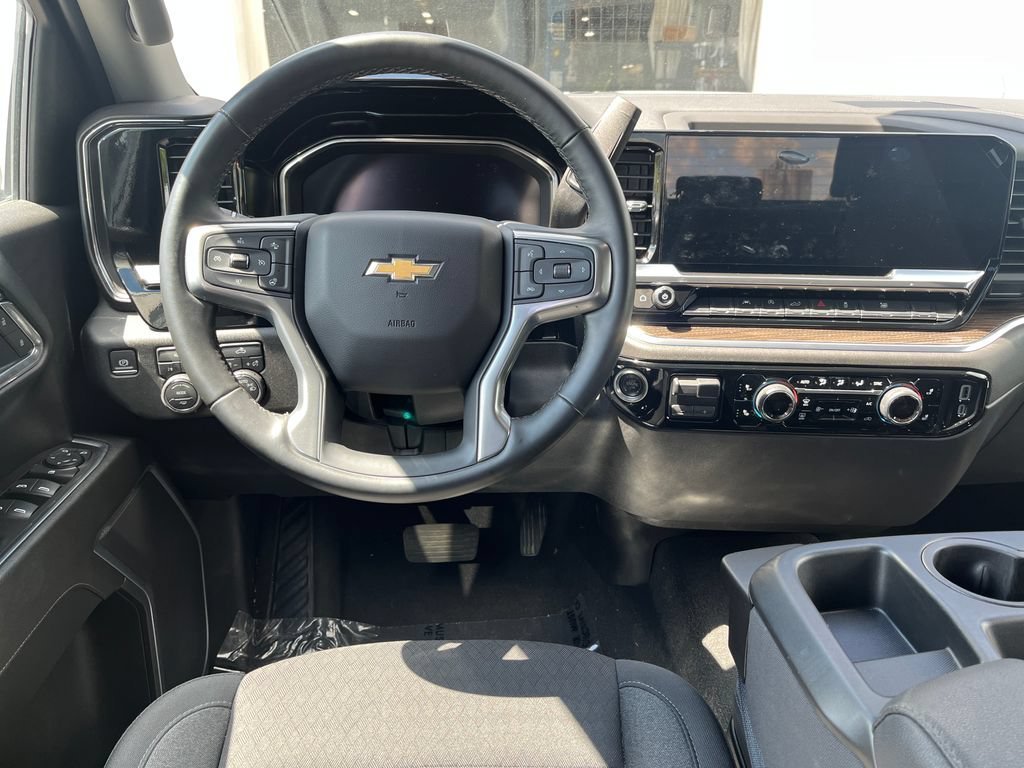 2025 Chevrolet Silverado 1500 LT - Photo 12