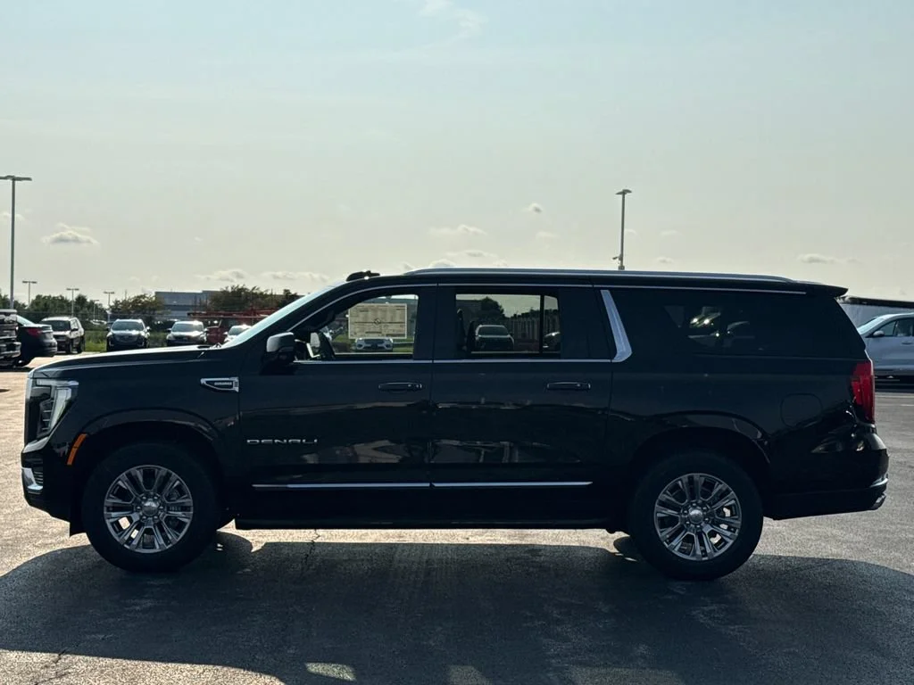 2026 GMC Yukon XL Denali - Photo 10