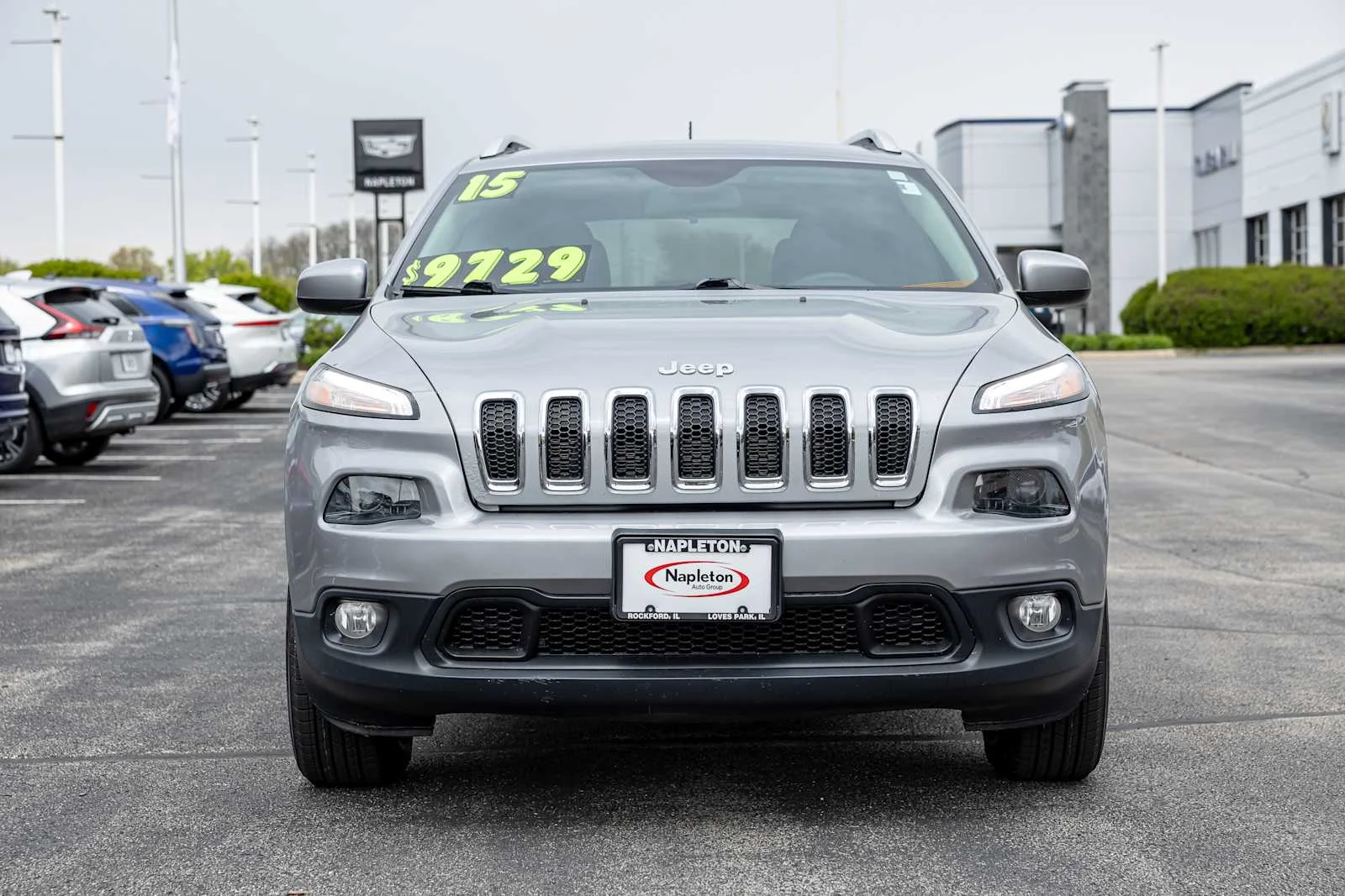 Used 2015 Jeep Cherokee Latitude with VIN 1C4PJMCS1FW687110 for sale in Rockford, IL