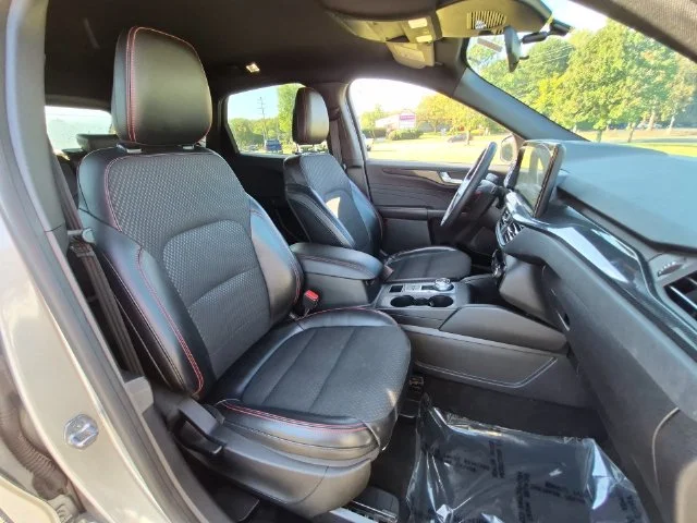 Used 2023 Silver Ford ST-Line image 34