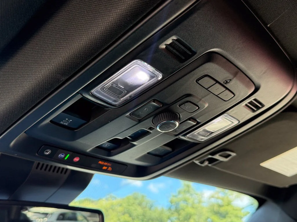 Used 2024 Onyx Black GMC Denali image 17