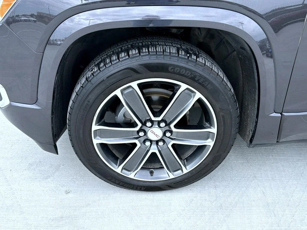 Used 2019 Silver GMC Denali image 25