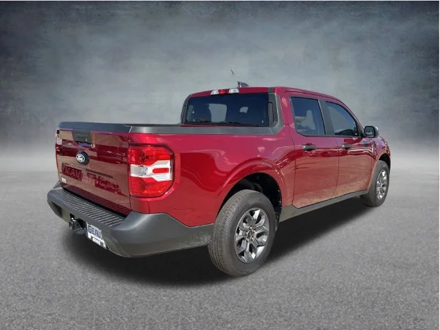 Used 2025 Red Ford XLT image 19