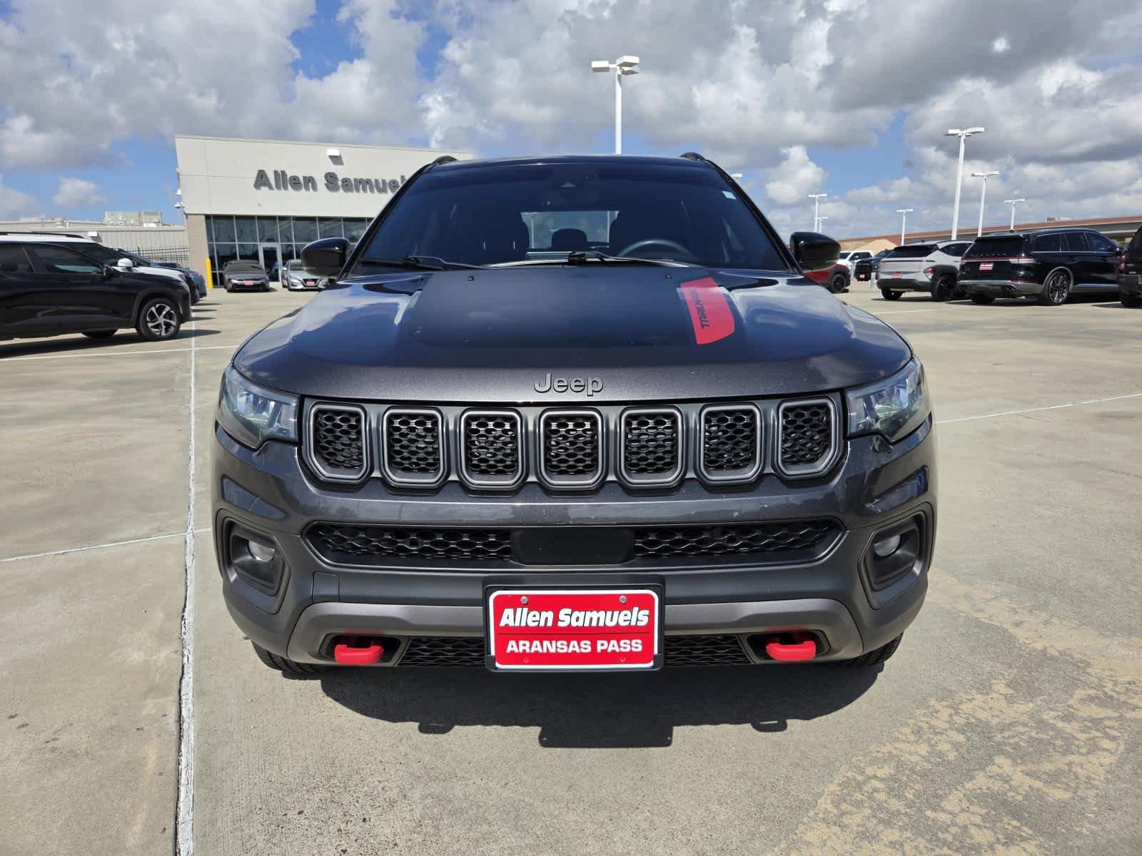 Used 2023 Granite Crystal Metallic Clearcoat Jeep Trailhawk image 8