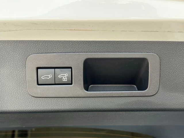 Used 2023 Eminent White Pearl Lexus 600 Premium image 22