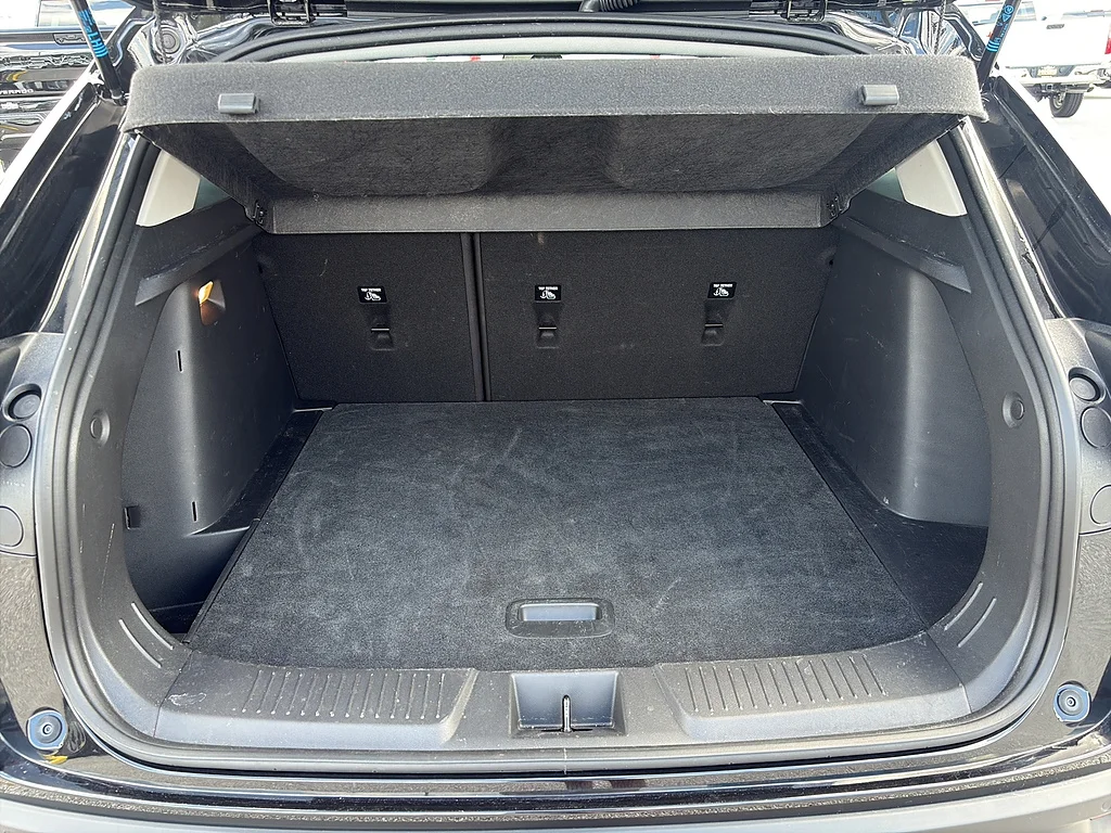 Used 2025 Mosaic Black Metallic Chevrolet  image 18